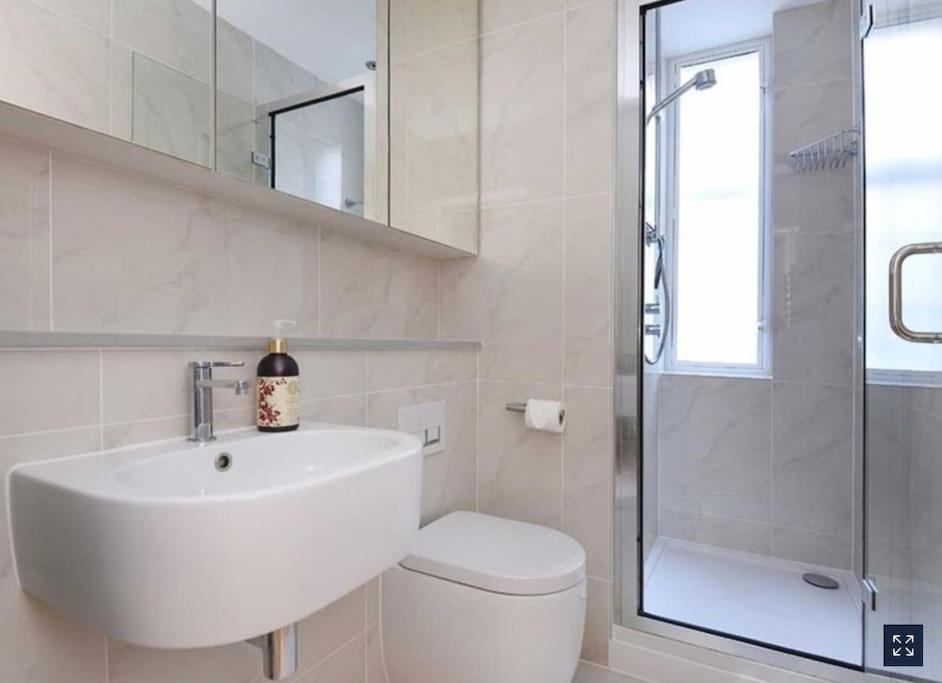 2 Bedroom Apartment Just Off Kings Road Londres Exterior foto